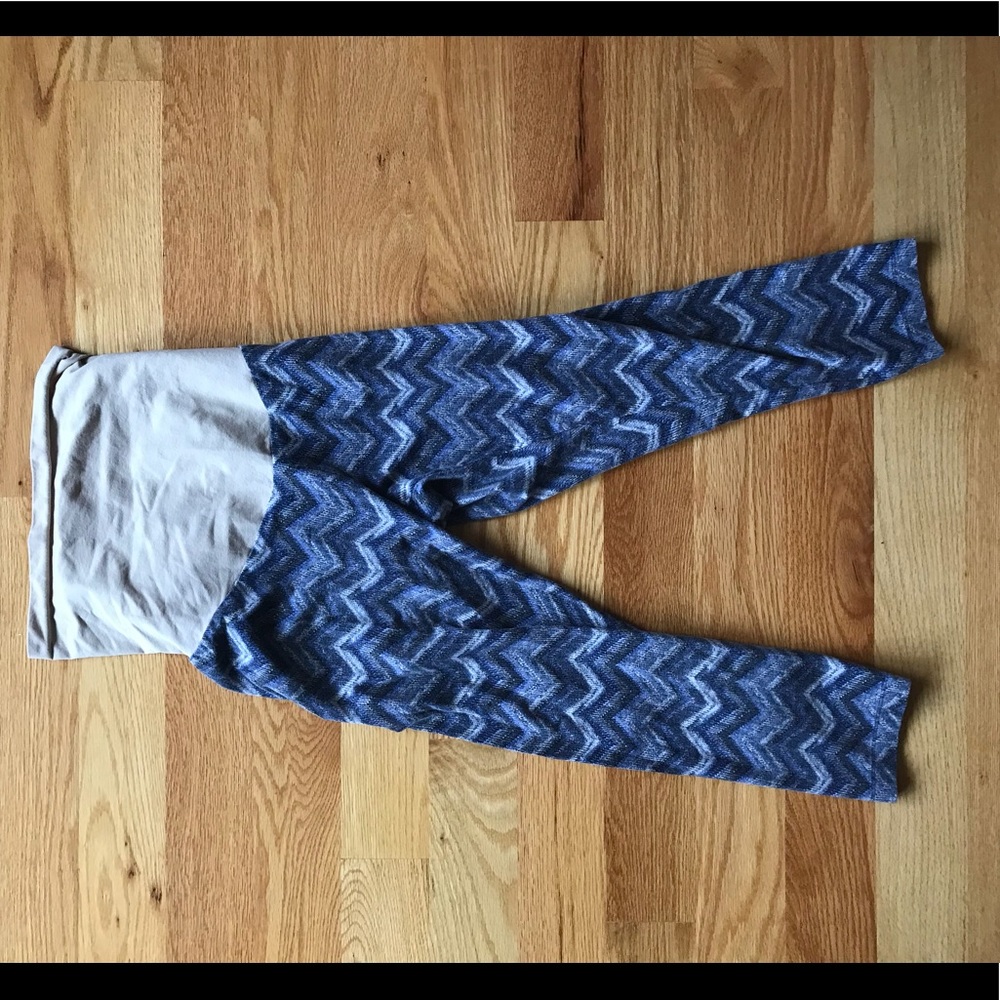 Motherhood Maternity Cropped Leggings